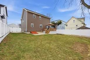 14 Crane St, Springfield, MA 01104 - Photo 27