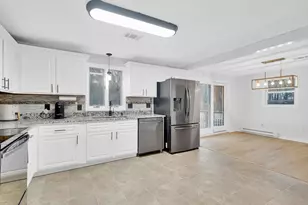 25 Fox Hill Rd, Ludlow, MA 01056 - Photo 9