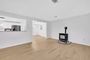 25 Fox Hill Rd, Ludlow, MA 01056 - Photo 5