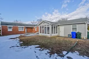 309 Island Pond Rd, Springfield, MA 01118 - Photo 35