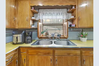 222 Walnut St, Saugus, MA 01906 - Photo 15