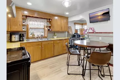 222 Walnut St, Saugus, MA 01906 - Photo 13