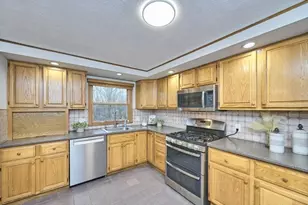 29 S Bedford St, Burlington, MA 01803 - Photo 11