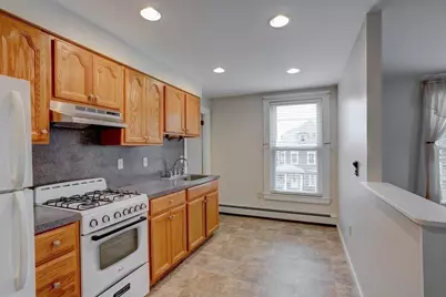 122 Lowell St #3, Peabody, MA 01960 - Photo 3
