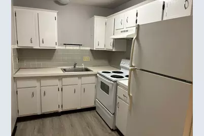 135 Winthrop St #1B, Framingham, MA 01702 - Photo 3