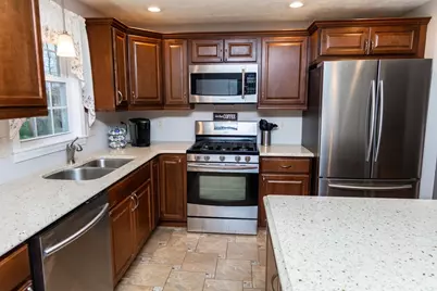 14 Oak Grove Rd, Randolph, MA 02368 - Photo 9