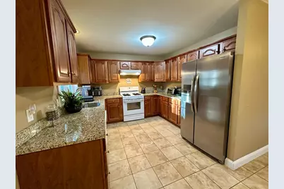 1007 Mount Pleasant St, New Bedford, MA 02745 - Photo 7