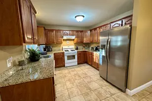 1007 Mt Pleasant St, New Bedford, MA 02745 - Photo 7