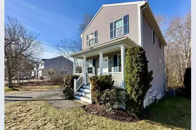 1007 Mount Pleasant St, New Bedford, MA 02745 - Photo 3