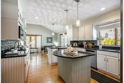 89 Grand Street, Reading, MA 01867 - Photo 7