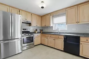 99 Goulding St, Holliston, MA 01746 - Photo 11