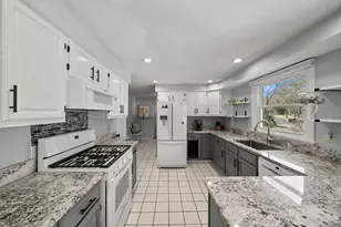 11 Watson Dr, Mashpee, MA 02649 - Photo 11