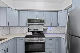 5257 Washington St, Boston, MA 02132 - Photo 5