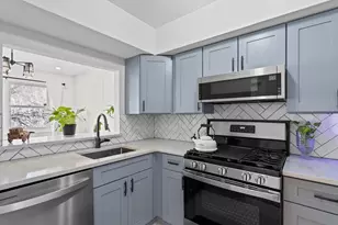 5257 Washington St, Boston, MA 02132 - Photo 5