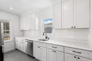 2 Maple St, Shirley, MA 01464 - Photo 9