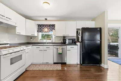 39 Unicorn Cir, Amesbury, MA 01913 - Photo 9