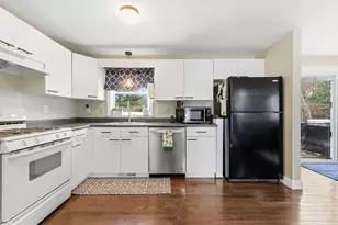 39 Unicorn Cir, Amesbury, MA 01913 - Photo 9