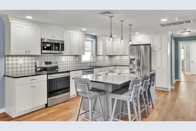 10 Gately Dr, Woburn, MA 01801 - Photo 5