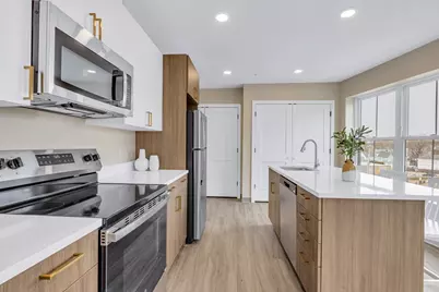 375 Cummins Highway #201, Boston, MA 02131 - Photo 17