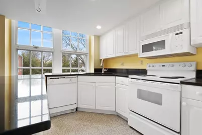 53 Warren St #318, Newburyport, MA 01950 - Photo 5