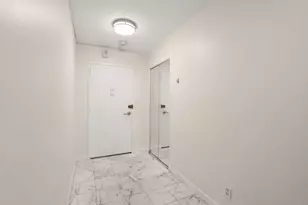 33 Pond Ave, Brookline, MA 02445 - Photo 17