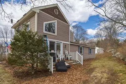 22 Milford St, Medway, MA 02053 - Photo 3