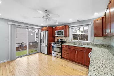 7 Gables Cir, Salem, MA 01970 - Photo 7