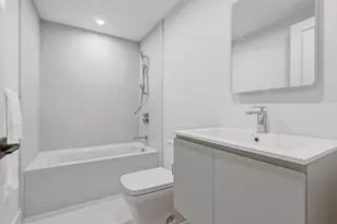 118 B St, Boston, MA 02127 - Photo 9