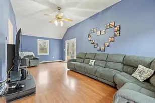 27 Merrimac Dr, Pepperell, MA 01463 - Photo 15