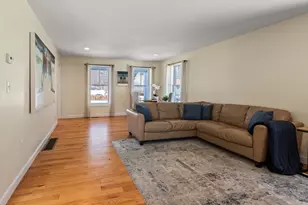 81 Longmeadow Dr, Lowell, MA 01852 - Photo 19