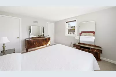 22 Longwood Ave, Woburn, MA 01801 - Photo 31