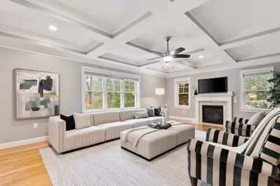 115 Forest St, Reading, MA 01867 - Photo 9