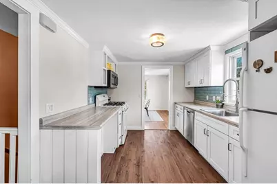 48 Fairview St A/K/A 15 Shaw St, East Longmeadow, MA 01028 - Photo 9