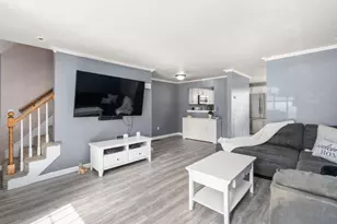 22 Eagle Dr, Douglas, MA 01516 - Photo 1