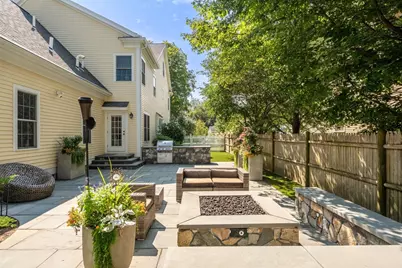 27 Garrison Rd, Wellesley, MA 02482 - Photo 3