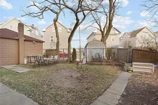 77 Pekin, Providence, RI 02908 - Photo 11