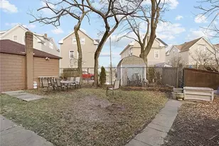 77 Pekin, Providence, RI 02908 - Photo 9