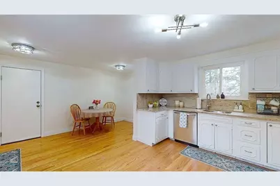 437 Salisbury St, Worcester, MA 01609 - Photo 9