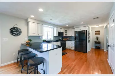 35 Christopher Drive, Attleboro, MA 02703 - Photo 3