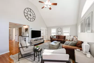 35 Christopher Drive, Attleboro, MA 02703 - Photo 9