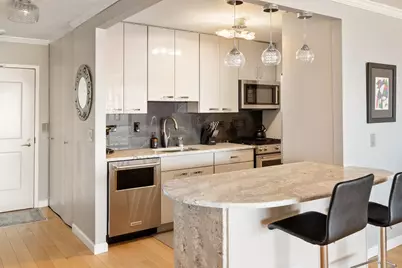 8 Whittier Pl #16B, Boston, MA 02114 - Photo 3