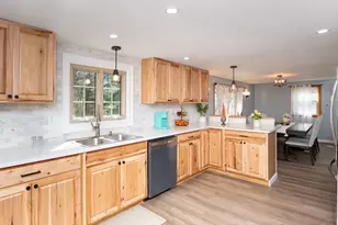 78 Precinct St, Taunton, MA 02718 - Photo 9