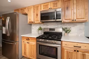 78 Precinct St, Taunton, MA 02718 - Photo 11