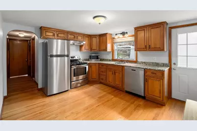 21 Lakeview Ave, Waltham, MA 02451 - Photo 11