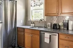 44 Green Leaf, Medford, MA 02155 - Photo 9