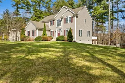 9 Chrisjenn Brook Ln, Lakeville, MA 02347 - Photo 3