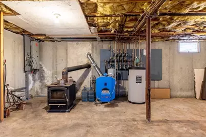 213 Henshaw St, Leicester, MA 01524 - Photo 27