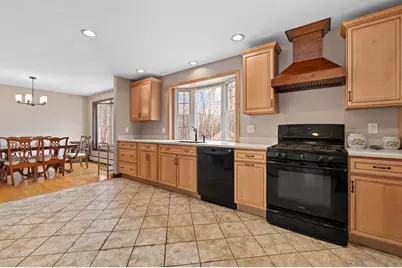 213 Henshaw St, Leicester, MA 01524 - Photo 3