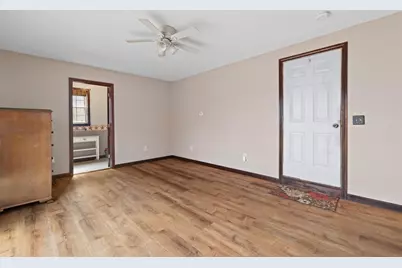 213 Henshaw St, Leicester, MA 01524 - Photo 15