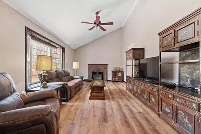 213 Henshaw St, Leicester, MA 01524 - Photo 7